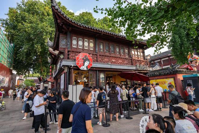 Bandao体育半岛从反超茶颜悦色到被瑞幸“偷袭”霸王茶姬凭什么逆袭茶饮“新顶流”？(图10)